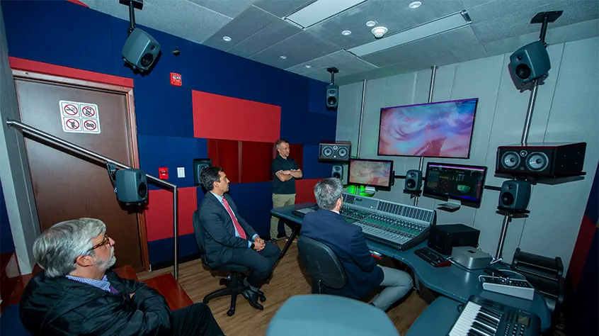VCR-Expertos-en-soluciones-audiovisuales-y-multimedia-Proyecto-Politecnico-gran-colombiano